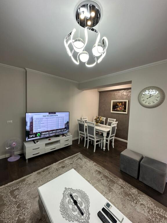 Apartament me qira 2+1 ne qender 750 euro