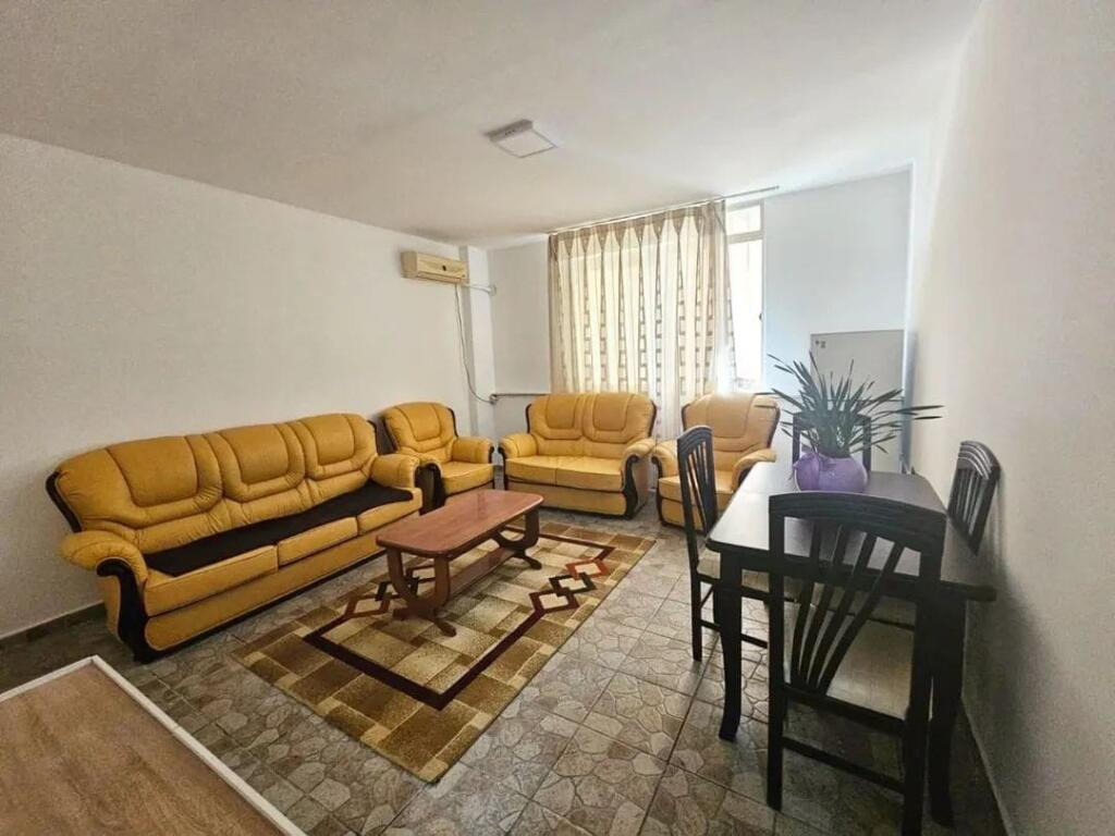1+1, at kika 1 commune of Paris price 450 euro