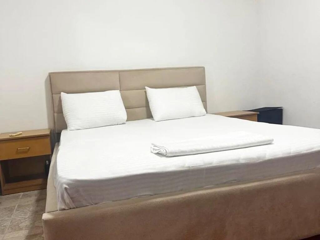 1+1, at kika 1 commune of Paris price 450 euro