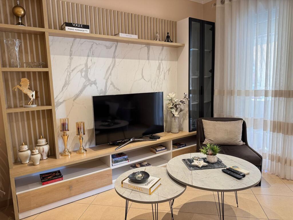 Apartament 1+1 me qira Perball Delijorgjit