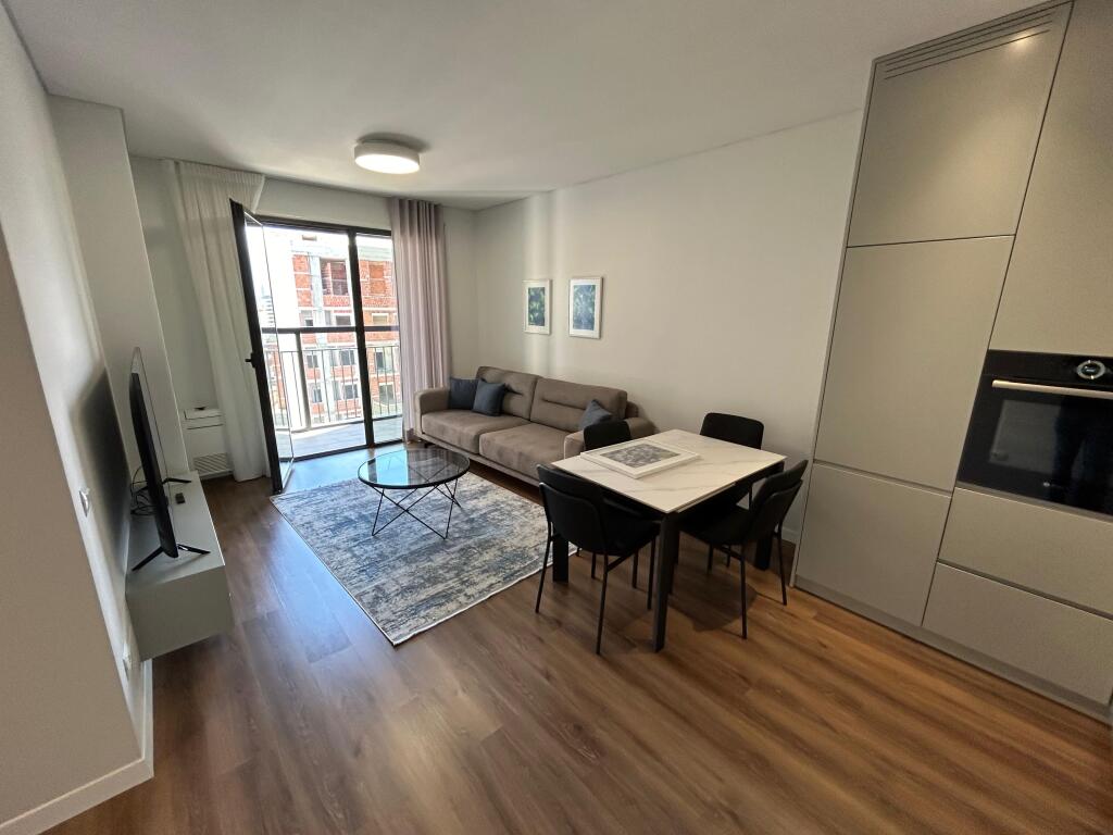 Apartment me qera 2+1+2 Milo 2000