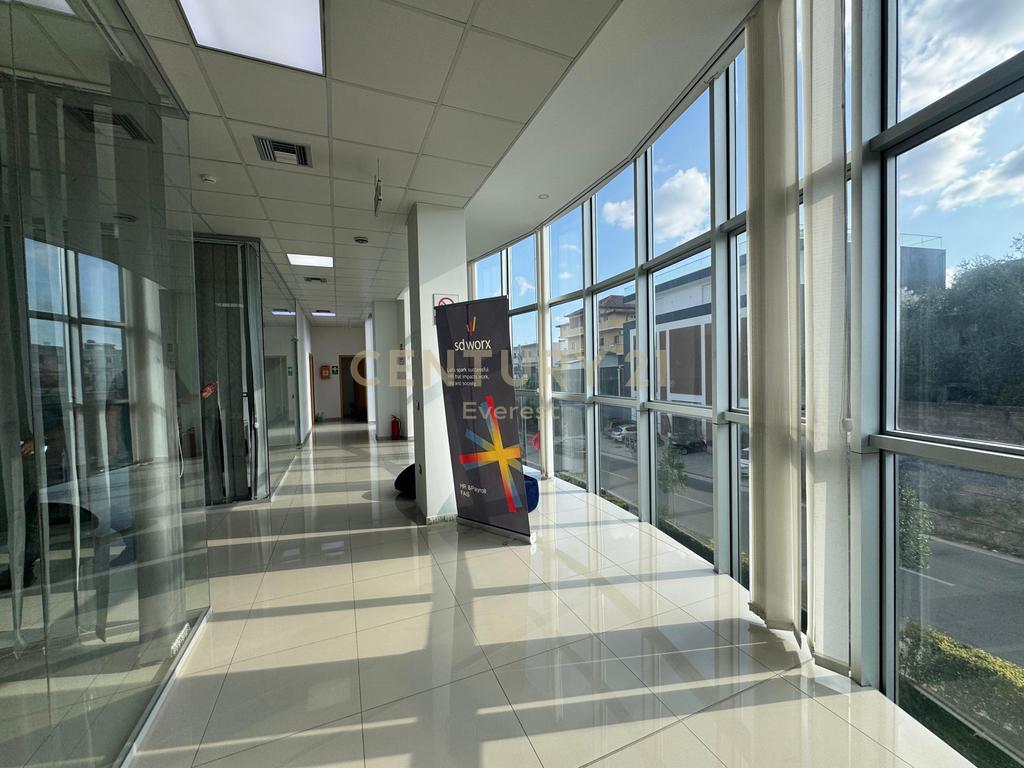 SAUK, MULTIFUNCTIONAL BUILDING FOR RENT