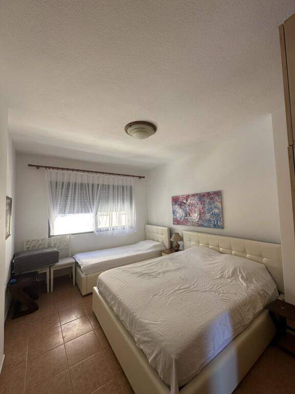 SUPER APPARTAMENTO IN VENDITA PRIMA FILA 🌊 VISTA MARE • 1+1 + balcone  📍 Indirizzo: Shkembi Kavajes