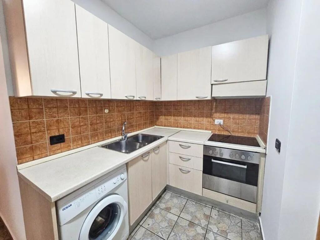 1+1, at kika 1 commune of Paris price 450 euro