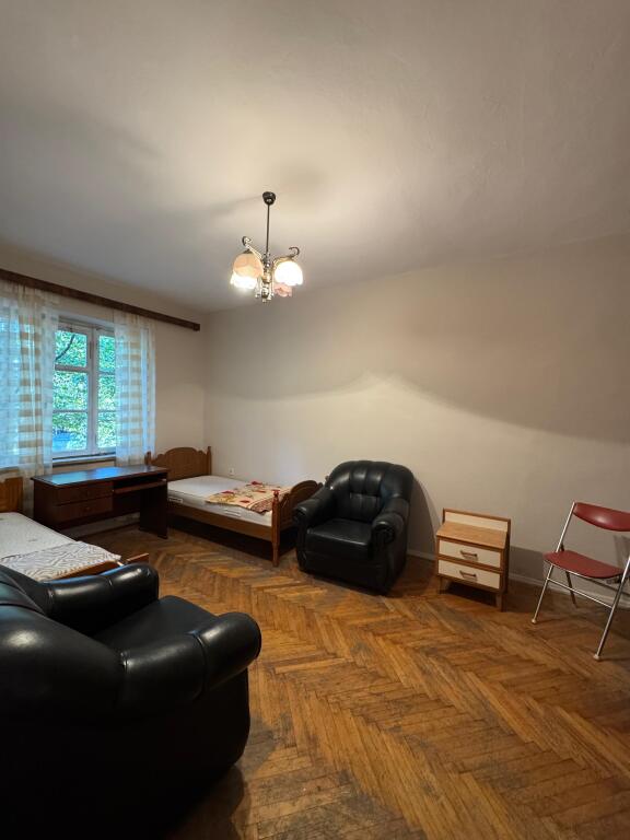 Jepet me qera Apartament 2+1 te Vasil Shsnto !