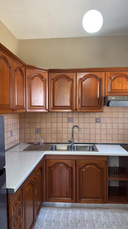 Appartamento 2+1 in affitto - Via Kavajes - Tirana