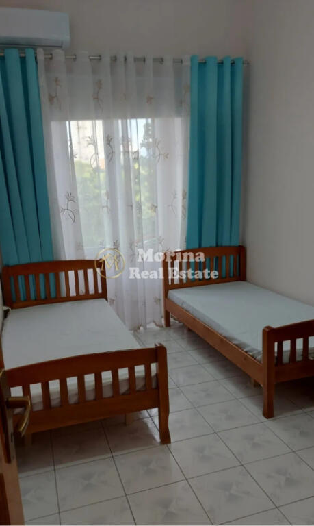 Affitto Appartamento 2+1, Centro, 650 Euro/mese.