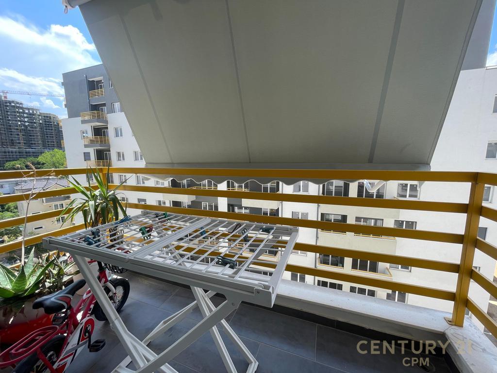 Apartament 3+1 + Parkim per qira ne Laprake