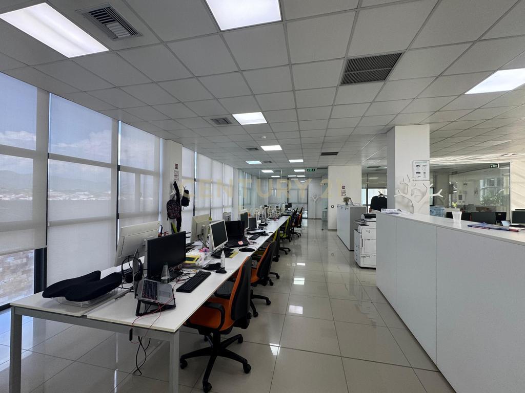 SAUK, MULTIFUNCTIONAL BUILDING FOR RENT