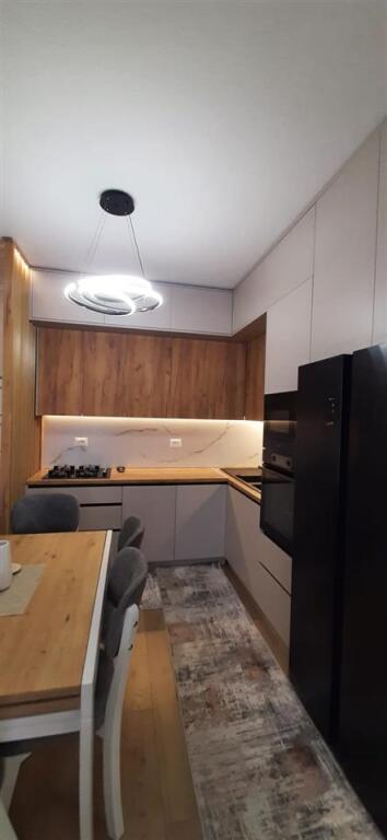 SUPER APARTAMENT GATI PER BANIM NE SHITJE 2+1 NE KAMEZ
