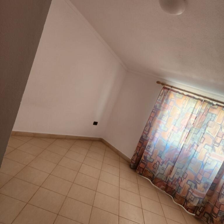 Rent, Private House 2+1, Xhamllik 350 euro/month