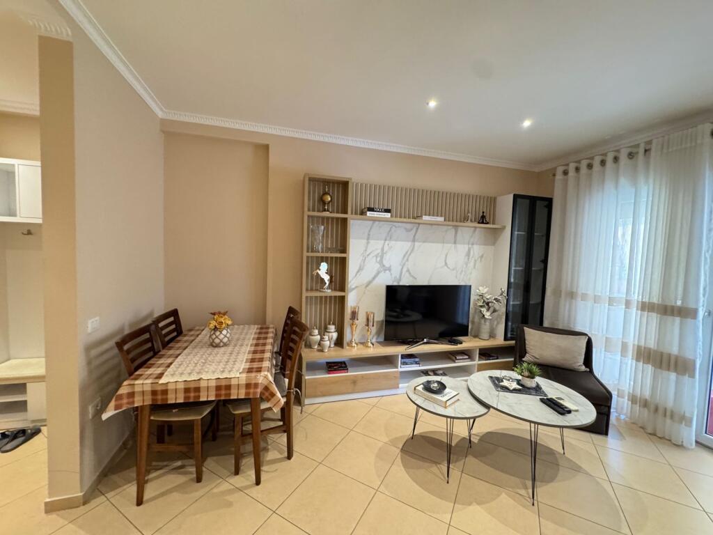 Apartament 1+1 me qira Perball Delijorgjit