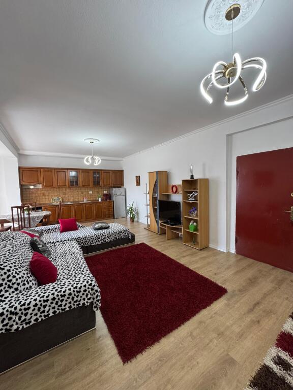 VENDESI APPARTAMENTO 2+1 5 MAGGIO 135.000 EURO