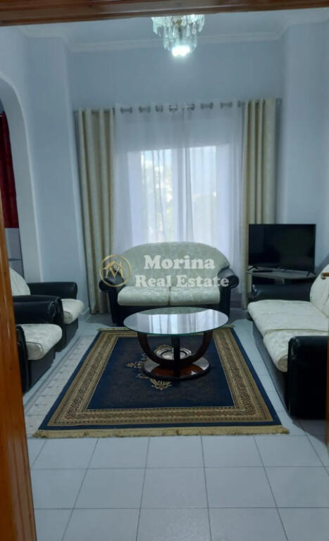Affitto Appartamento 2+1, Centro, 650 Euro/mese.