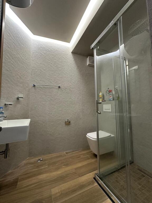 Jepet me qira apartament 2+1 Mine Peza