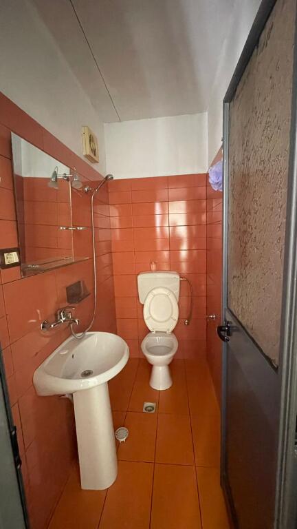 Apartment 1+1 for rent, Azem Galica St., near the train tracks, behind the Fiori di Bosco complex.