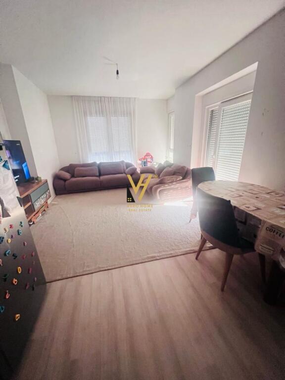 VENDESI APPARTAMENTO 2+1+2 AL 5 MAJI 170.000 EURO