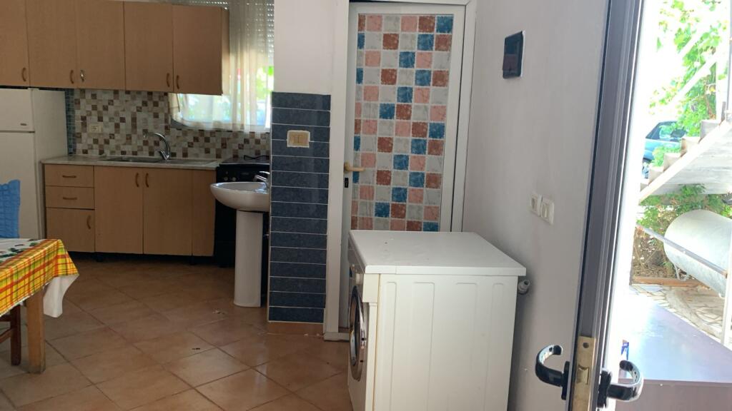 APPARTAMENTO 1+1. 20000 LEKE. YZBERISHT