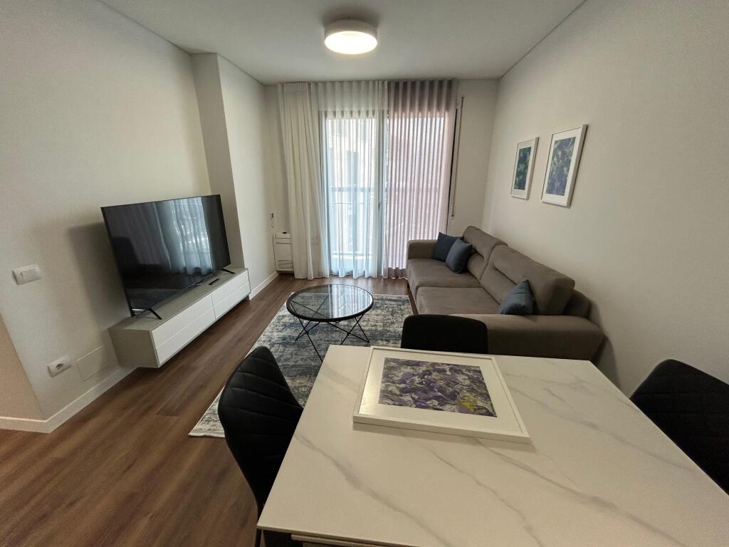 Apartment me qera 2+1+2 Milo 2000
