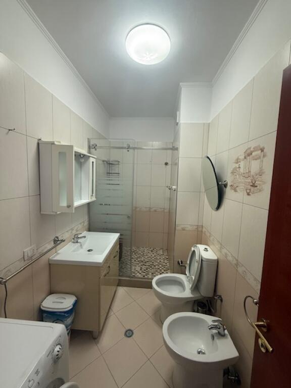 Shitet apartament 2+1+2 te Oxhaku