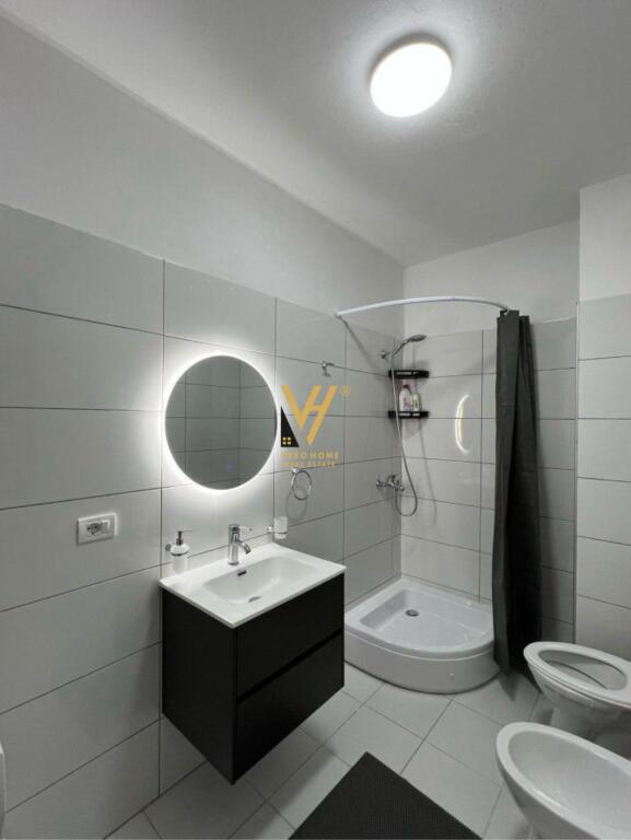 SHITET APARTAMENT 2+1+BLK NE DURRES, PRANE STACIONIT TE TRENIT 200.000 EURO