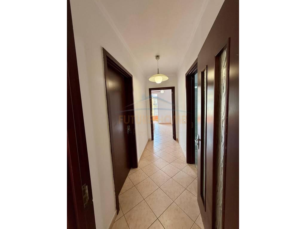For sale, Apartment 2+1, Unaza e Re