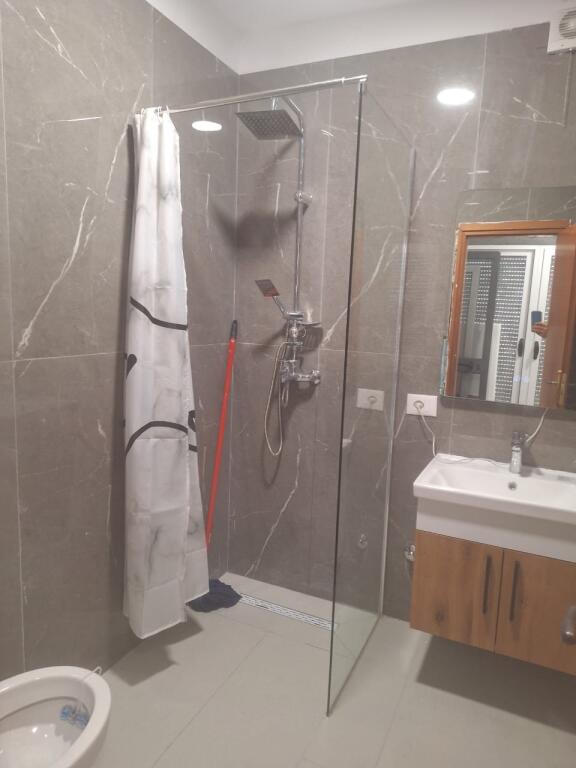 2+1,kongresi i lushnjes 21 dhjetori cmimi 550 euro