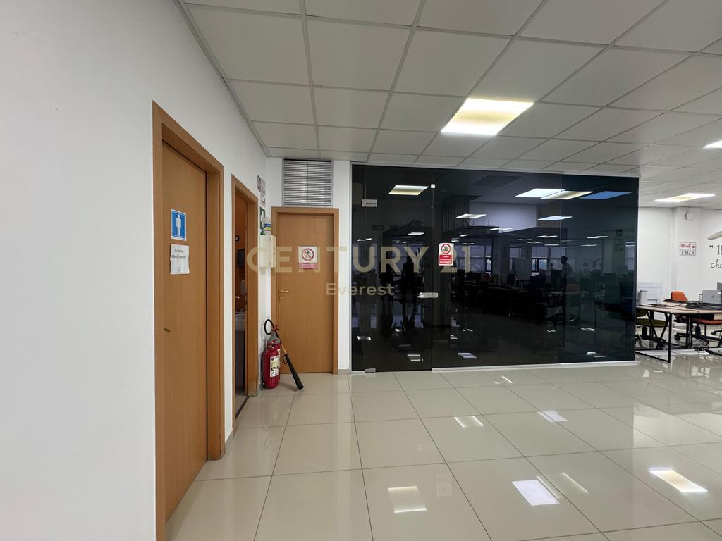 SAUK, MULTIFUNCTIONAL BUILDING FOR RENT