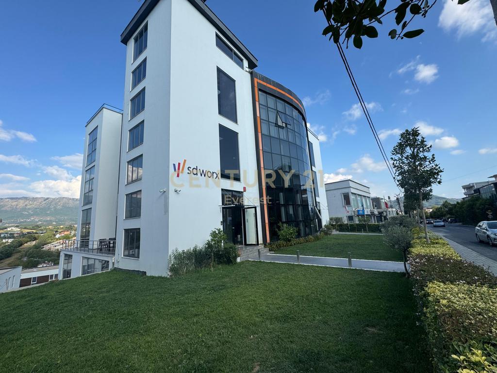 SAUK, MULTIFUNCTIONAL BUILDING FOR RENT