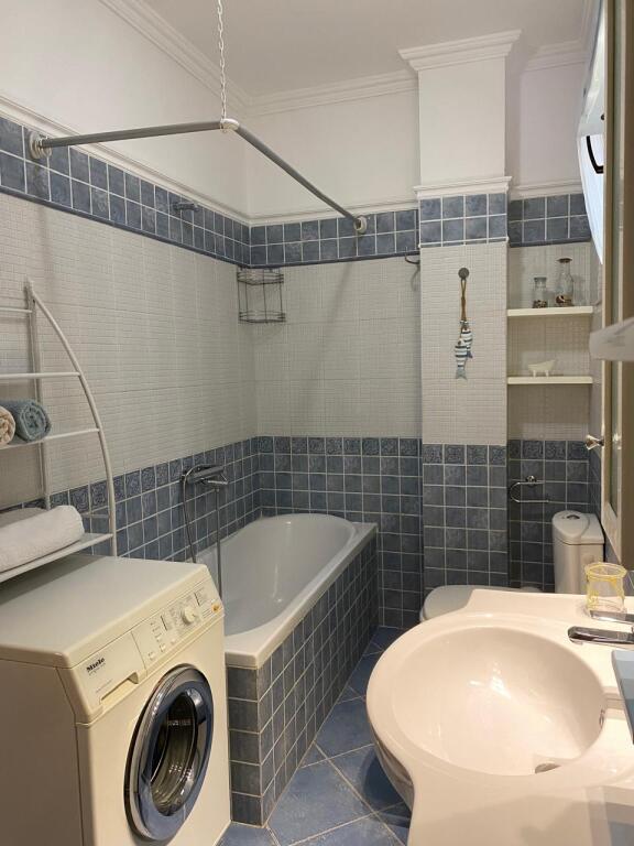 Apartament 2+1+2 me qira tek Rruga e Elbasanit