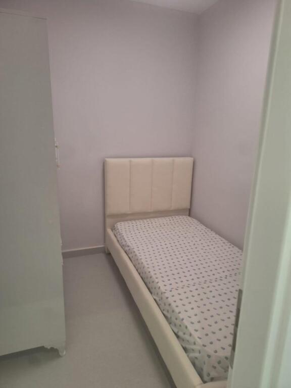 Affittasi appartamento 2+1 in 21 Dhjetor vicino a Square 21 vicino a Deliorgjit in via Kavajes, per 4 persone, 550 euro