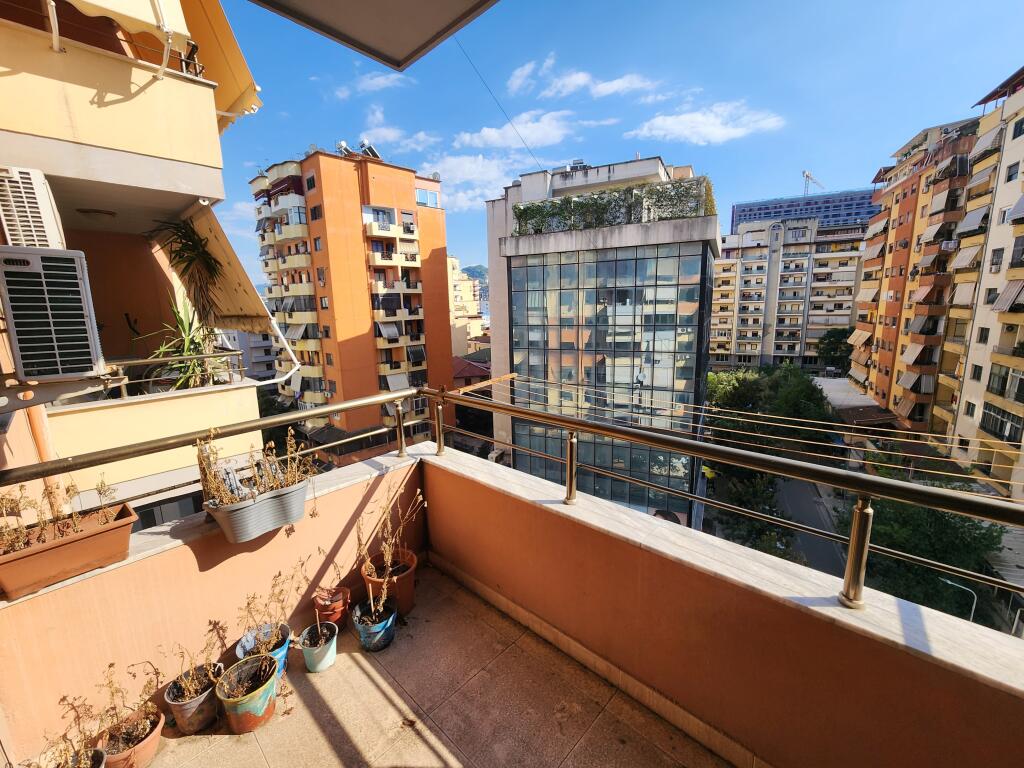 Jepet Me Qira : Apartament 1+1+1wc &amp; 1 Ballkon 📍Komuna Parisit ( Lulishtja - Rreth Rrotullimi) 💫