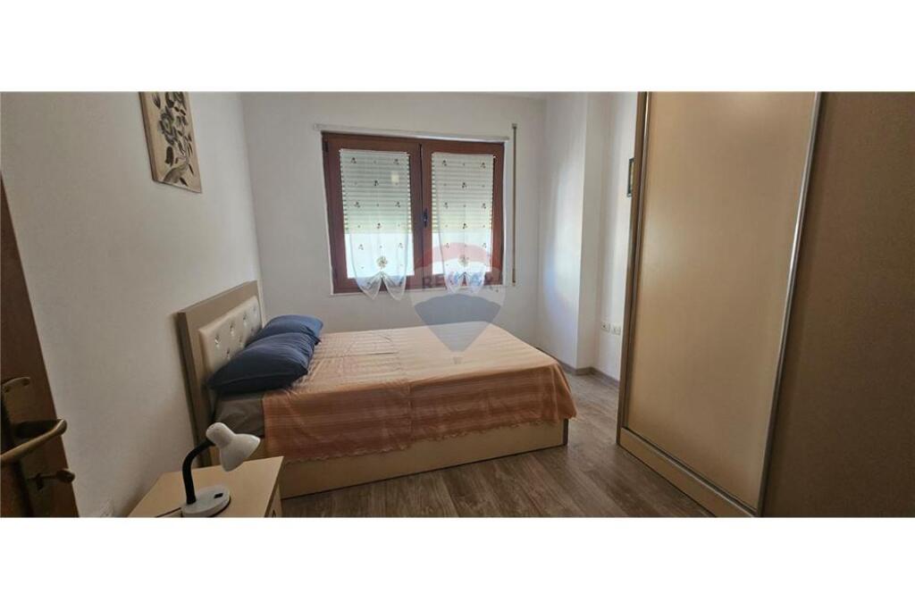 Jepet me qira apartament (2+1),Rruga e Kavajes