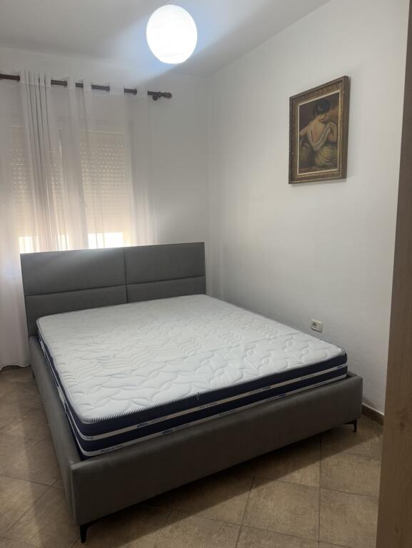 Apartament me qera 1+1 Komuna e Parisit