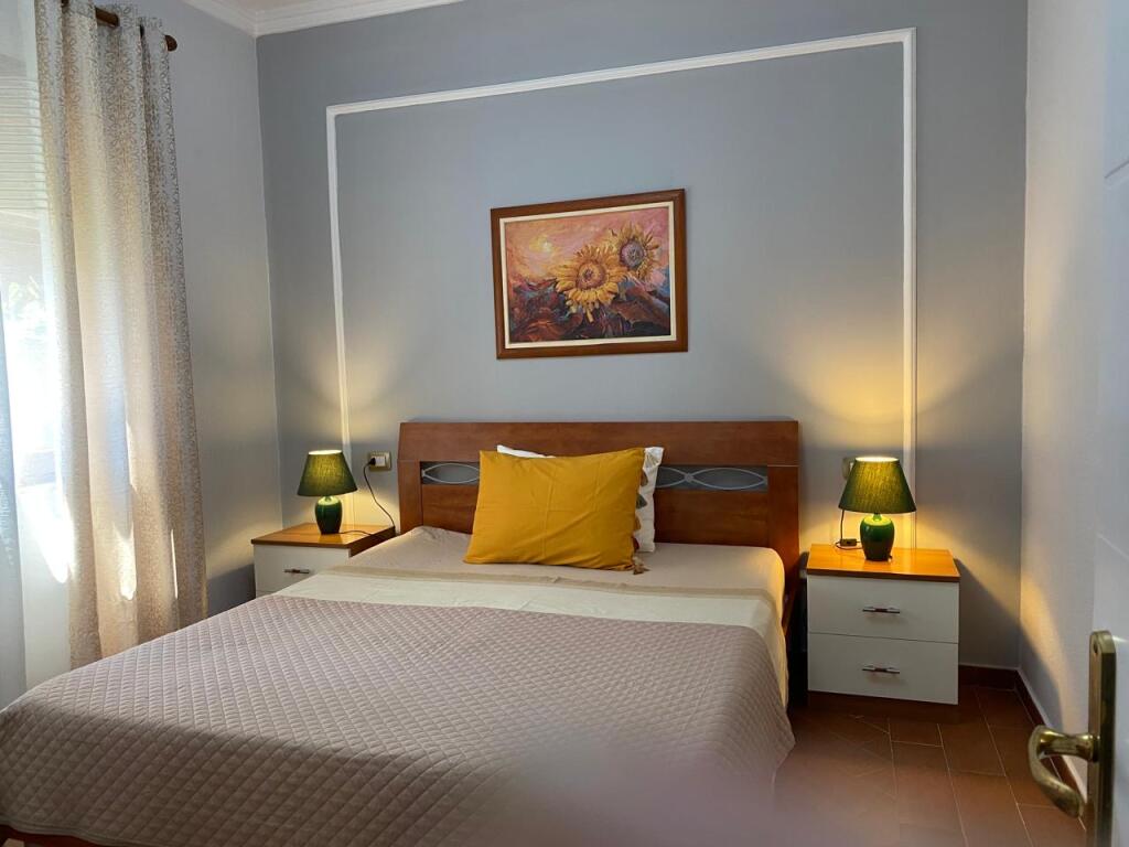 Apartament 2+1+2 me qira tek Rruga e Elbasanit