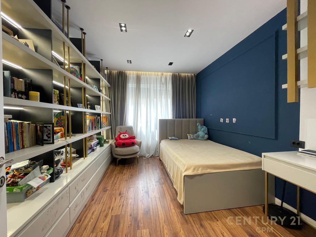 Apartament 3+1 + Parkim per qira ne Laprake