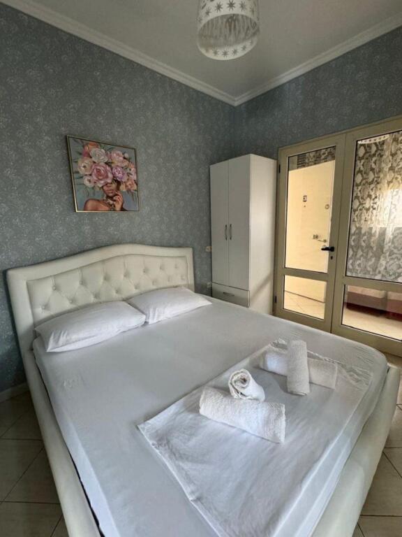 APARTAMENT ME QERA 1+1 RRUGA DURRESIT 540 EURO