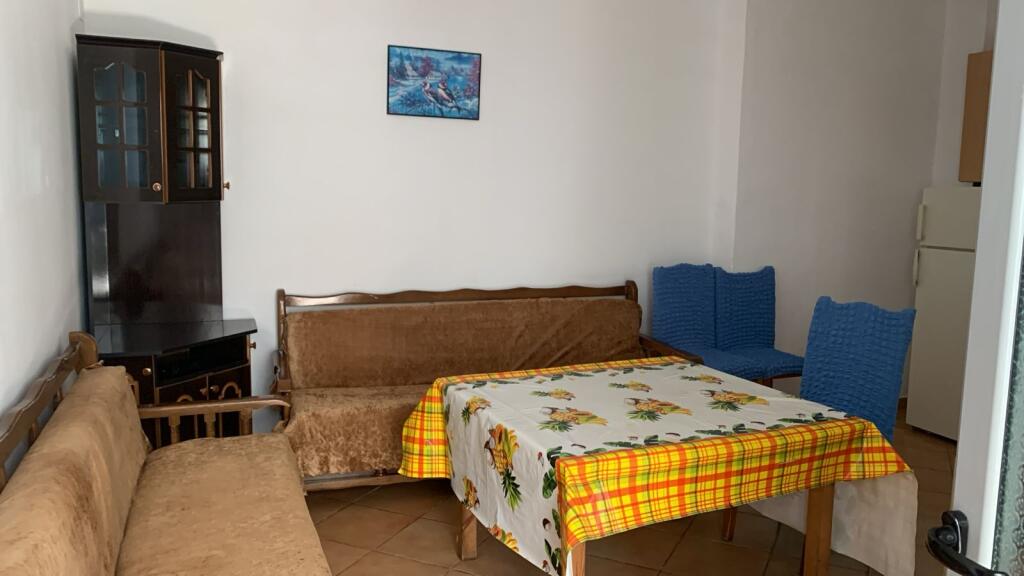APPARTAMENTO 1+1. 20000 LEKE. YZBERISHT