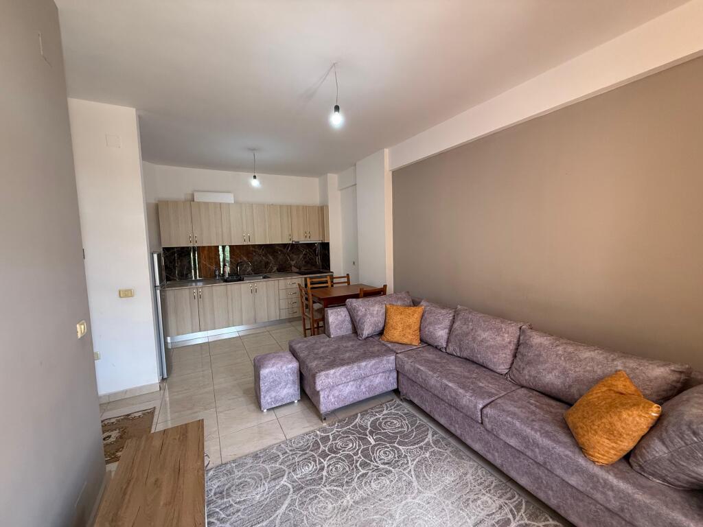 Appartamento 1+1 con ascensore in affitto nel palazzo ad Astir, 55 m² 350 Euro