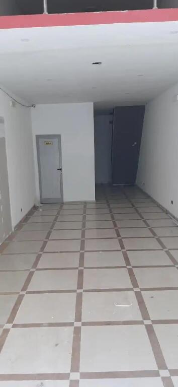 SHOP FOR RENT 18 M2 PAZARI I RI 30,000 LEKE