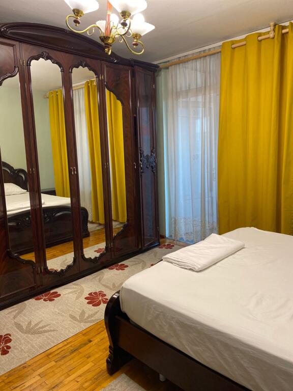 Qera, Apartament 1+1+Aneks, Qender 15-katëshit, 600 euro/muaj