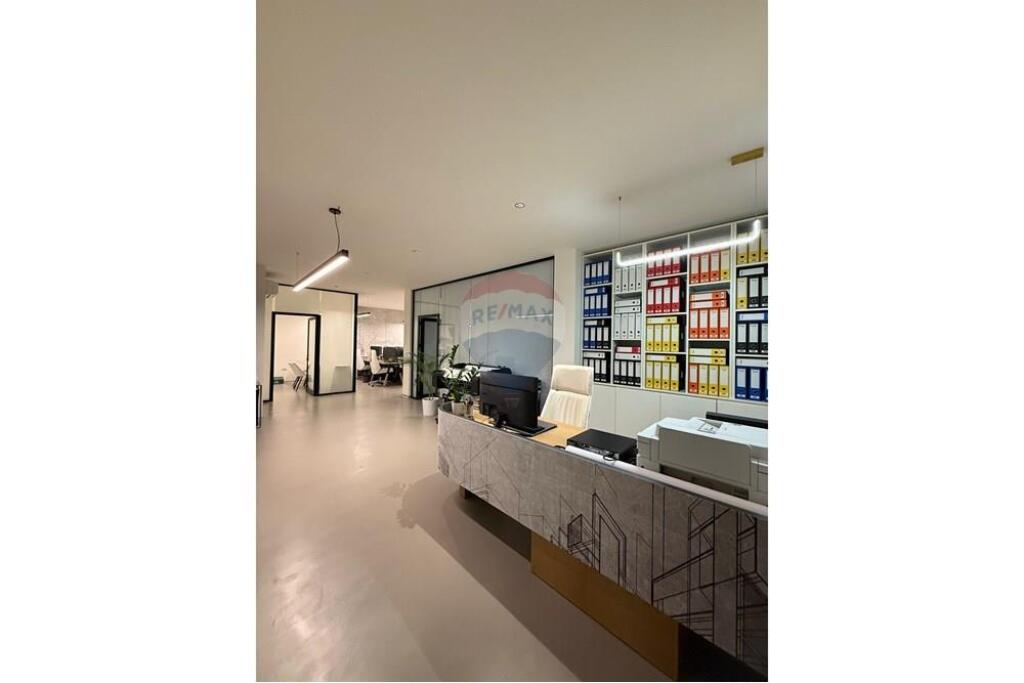 Office Space Block Wilson Square !