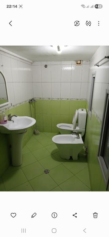 Entrance for rent first floor