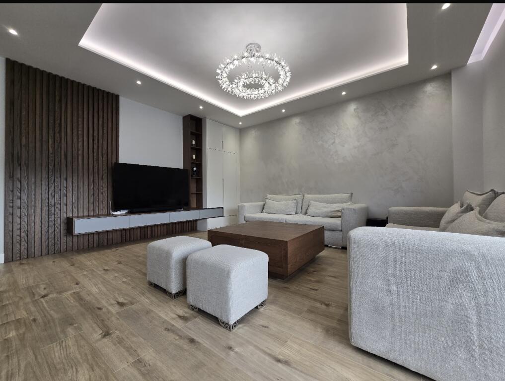 *APARTAMENT 3+1+2 ME POST PARKIMI | ME QIRA | Teg*