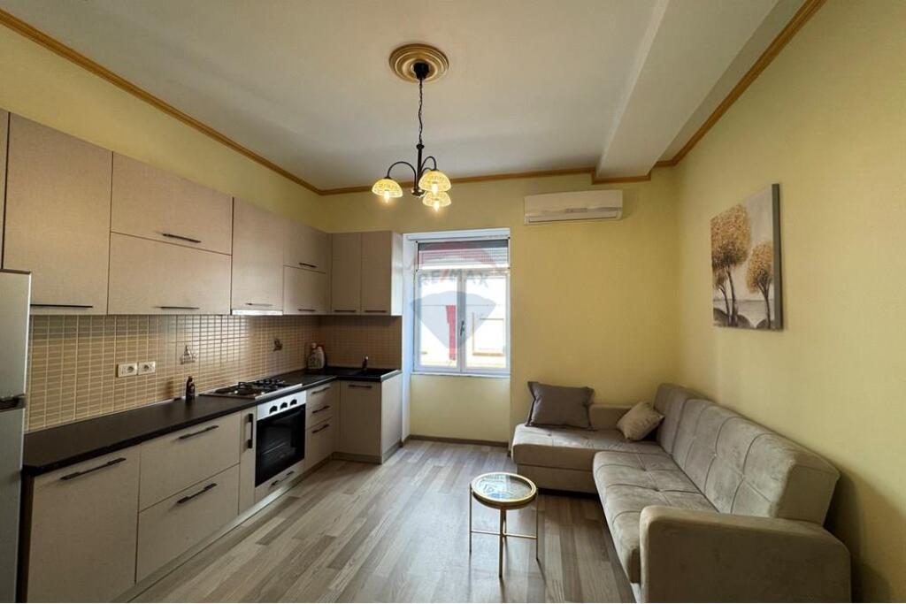 Apartment 2+1 for rent at Shallvaret