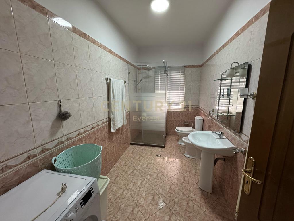 MYSLYM SHYRI, AFFITTIAMO CASA PRIVATA 3+1