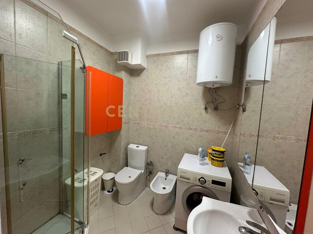 Apartament 1+1 për qira në zonën e Liqenit të Thatë!