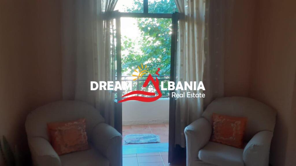 Casa Privata + Locale Commerciale in vendita a Lushnje vicino allo Stadio(ID 4151151)