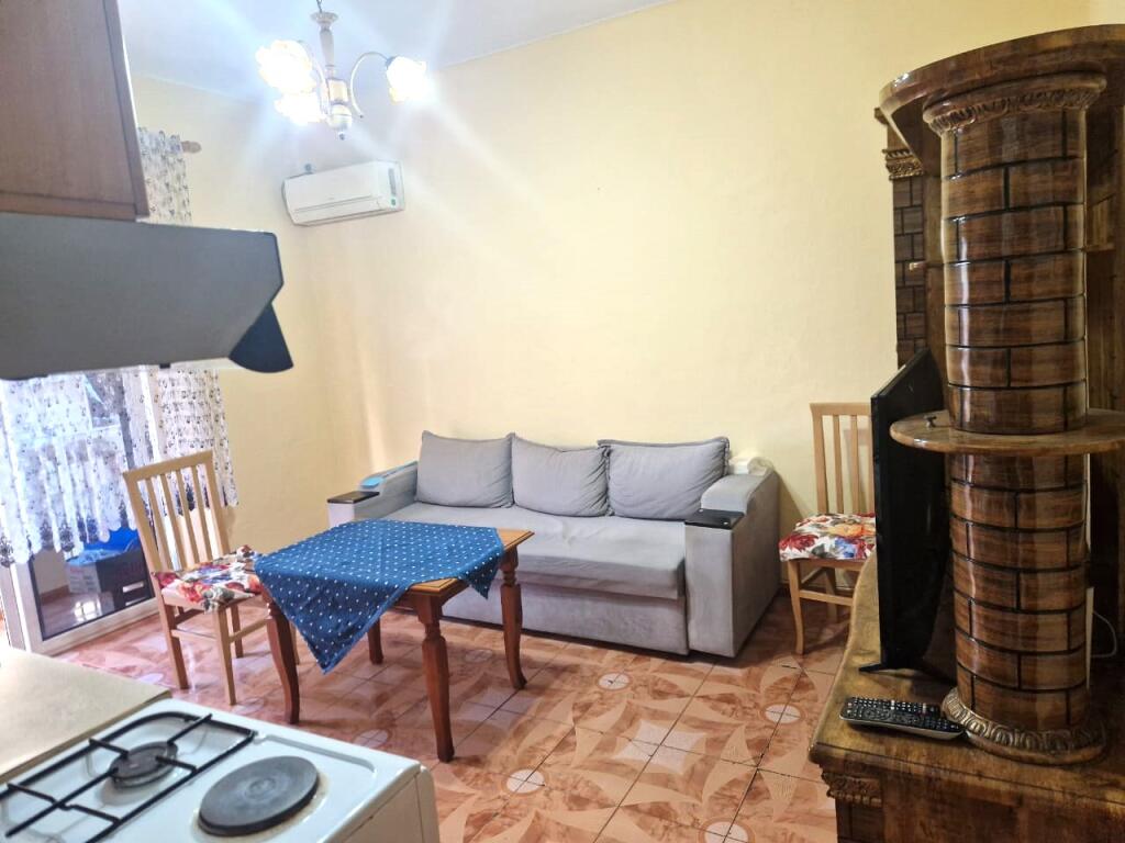 🏠 JEPET ME QERA APARTAMENT 2+1 PRANE RRETH RROTULLIMIT TEK ZOGU I ZI