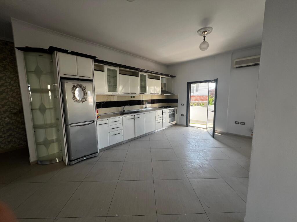 JEPET APARTAMENT ME QERA NE KAMES